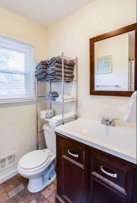 Apartamento Amazing Ranch Mins Away From Airprt/rit/dwtn/uofr *